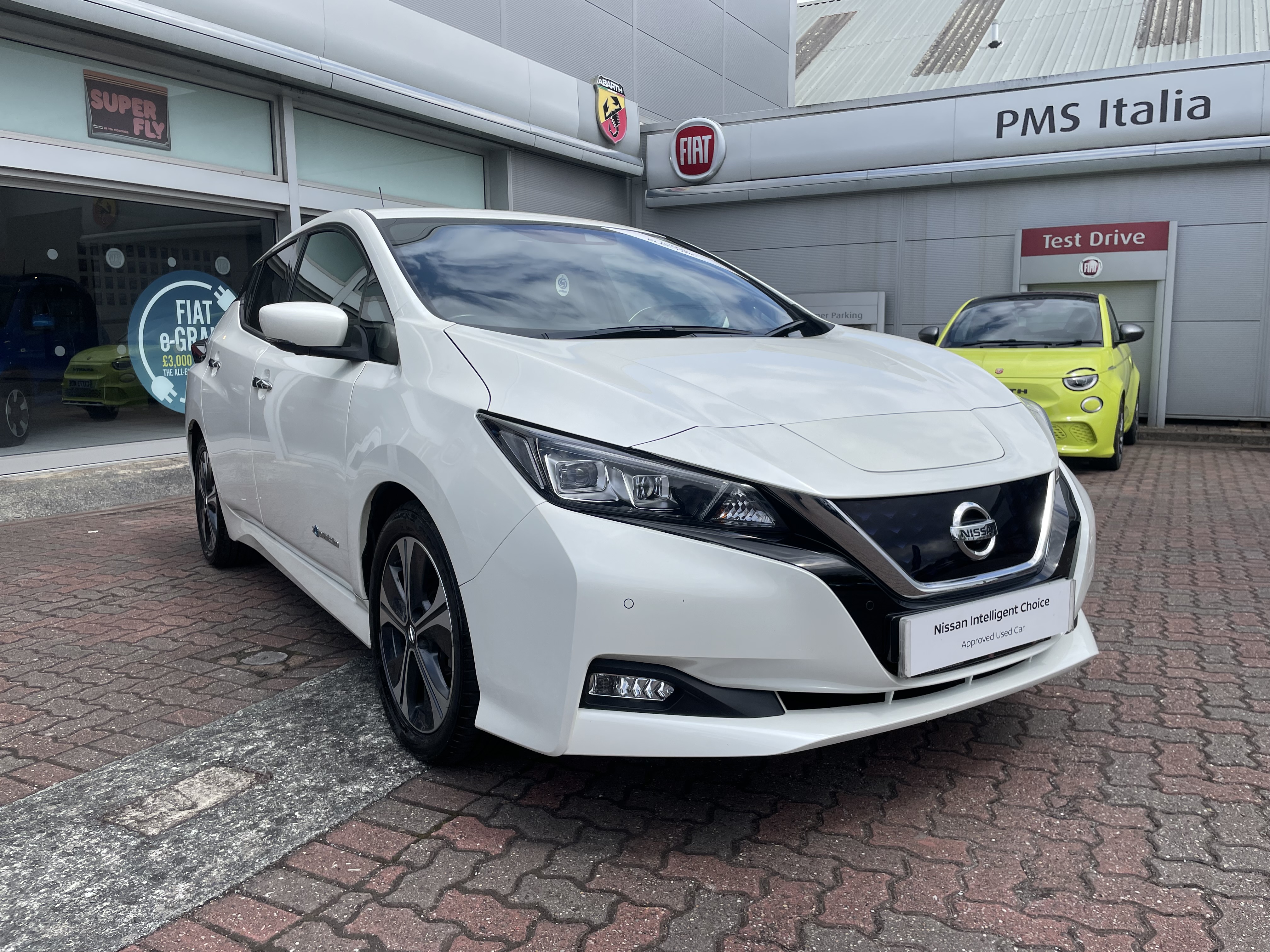 2019 NISSAN LEAF